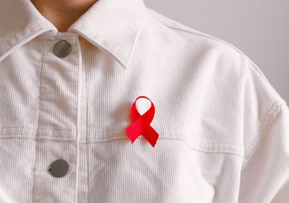 A Guide to HIV/AIDS Symptoms, Causes, And Prevention