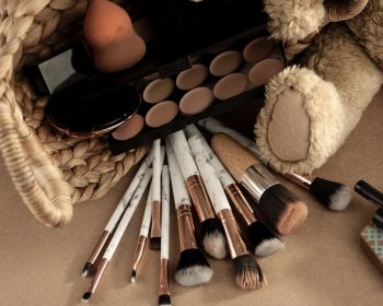 5 Beauty Essentials You Need When Traveling for Work